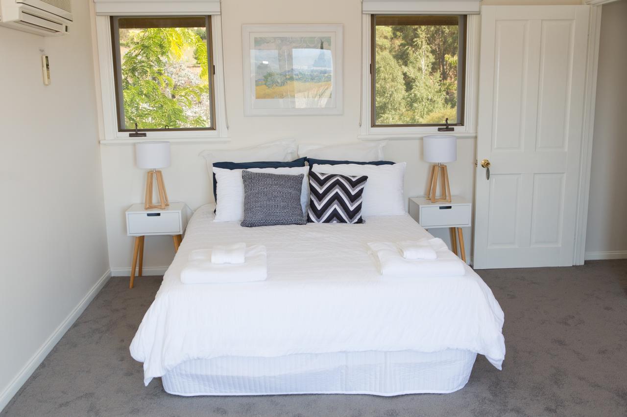 Rosewhite House Bed and Breakfast Myrtleford Εξωτερικό φωτογραφία
