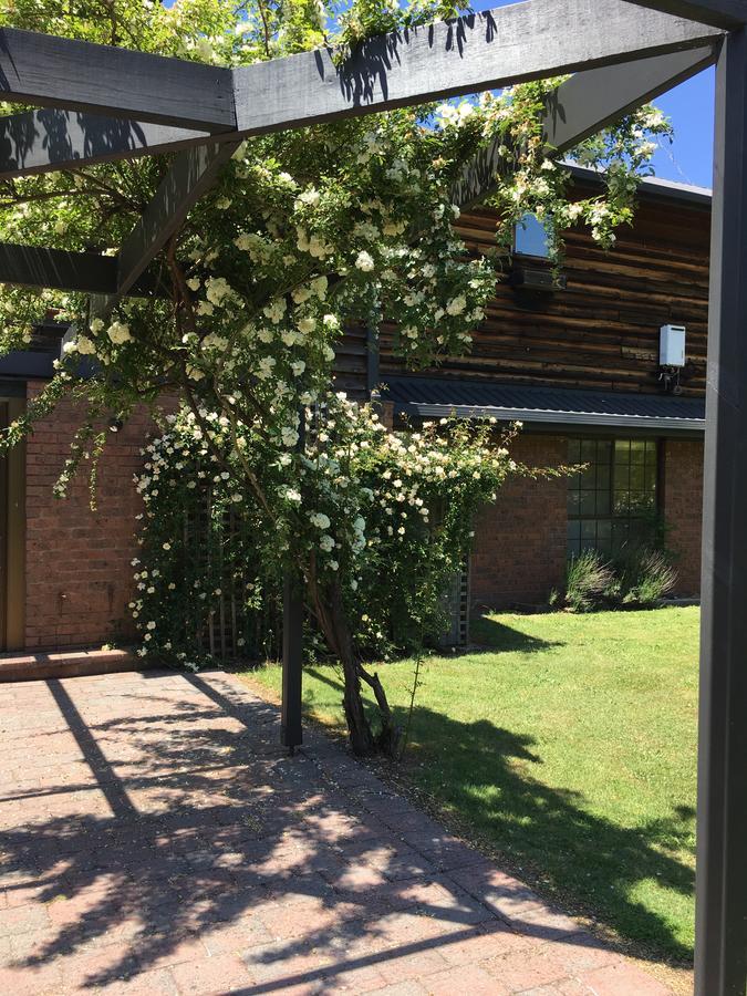 Rosewhite House Bed and Breakfast Myrtleford Εξωτερικό φωτογραφία